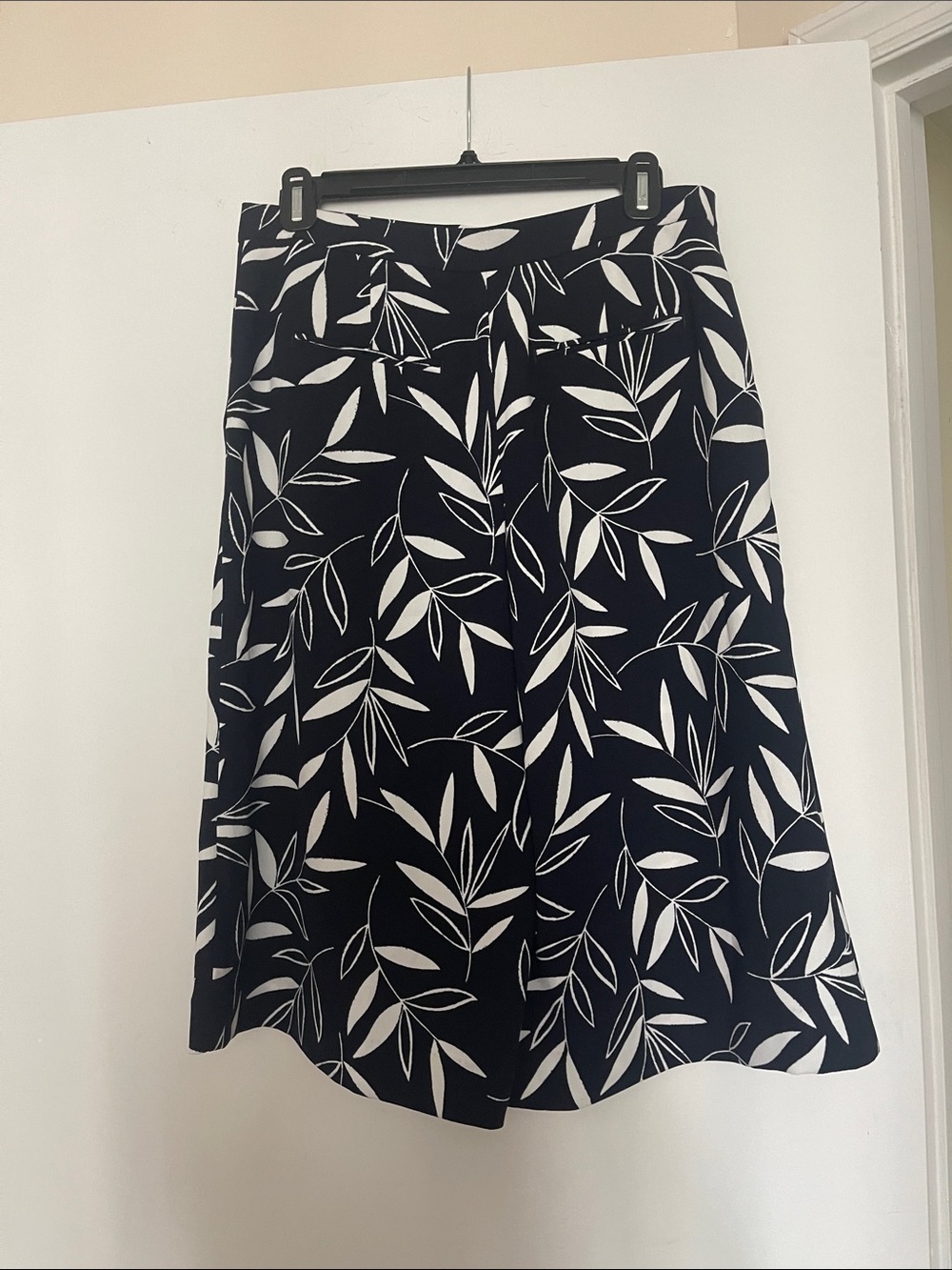 Shorts - Picture 4 of 5